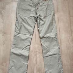 リーバイス　502 チノパン  ベージュの画像