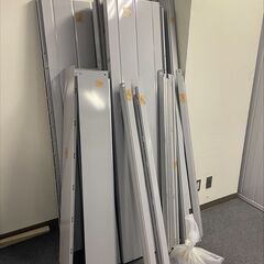 【ヤ取終了10/18】≪T261ジ-⑥≫ 屋内用 中型物置 幅1370x奥行1370 3枚引戸 イナバ物置フォルタシリーズ? レンタル倉庫 室内使用/分解保管 現状品の画像