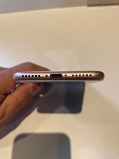 iPhone8 ピンクゴールド64GB SIMロック有り（ドコモ）