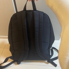 guessリュックの画像