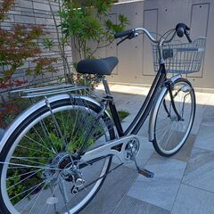 お話し中→新品同様☆パンクしない自転車　27型　6段変速　LEDオートライト　黒　CHACLE　エアレスタイヤ　BAA装備　ディンプル式後輪錠の画像