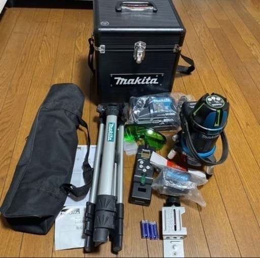 マキタ 屋内外兼用 自動追尾 墨出し器 SK507GD