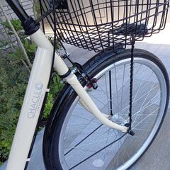 ☆新品同様☆パンクしない自転車　26型　CHACLE　クリーム白色　６段変速の画像