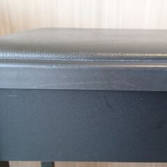 YAMAHAピアノの椅子の画像
