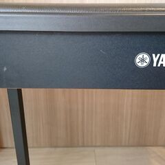 YAMAHAピアノの椅子の画像