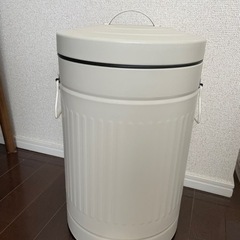 ニトリ　ペダルペールソフトクローズ 12L(アイボリー）