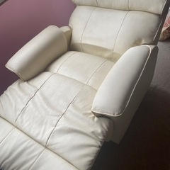 リクライニングソファの画像