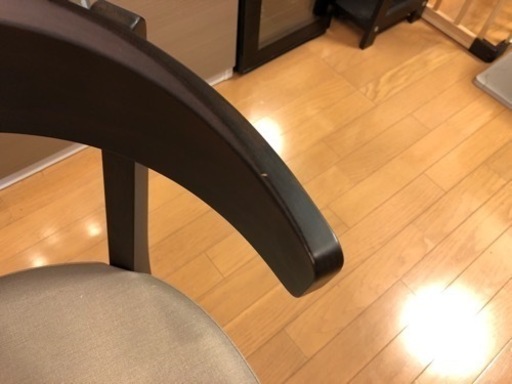カリモク家具　ダイニングチェア　ちょい肘付き