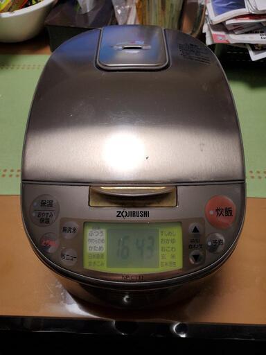 象印の圧力IH炊飯器ジャーを家族が増えたために大きいサイズに買い換えましたのでこちらを必要な方にお譲りさせていただきます。