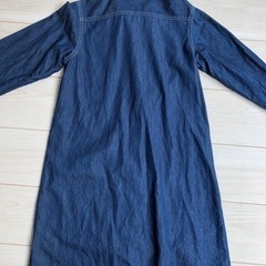GU kids 150サイズ デニム調ワンピースの画像