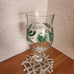 ビールグラス5つの画像