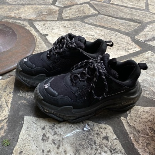 トリエス　バレンシアガ