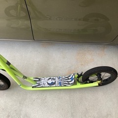 スクーターバイクキックボードブレーキ付きの画像