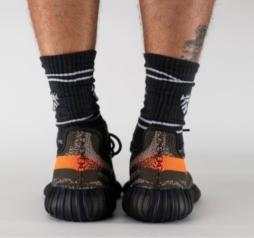 靴/バッグ adidas YEEZY Boost 350 V2 "Carbon Beluga