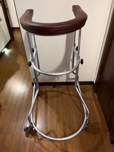 四輪歩行器　最終値下げ10000円→8000円→7000円→5000円