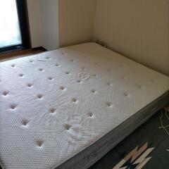 IKEA イケヤ　クイーンサイズベッドマットレス　