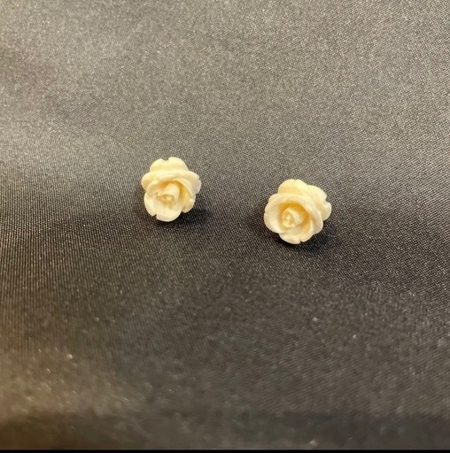 バラ 象牙手彫り ピアス K18