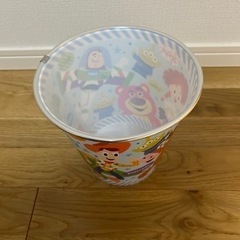 トイストーリー　ゴミ箱の画像