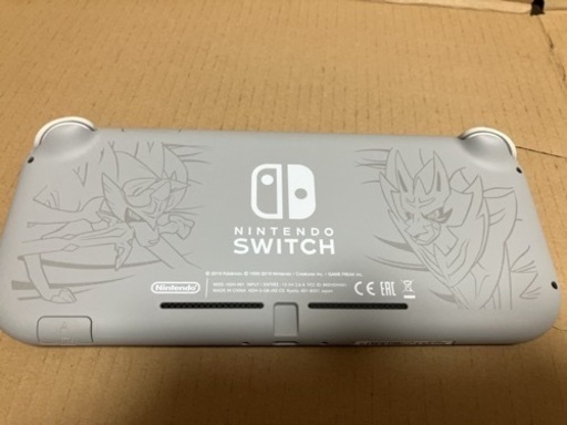 任天堂　Switch ライト　本体　ポケモン　中古