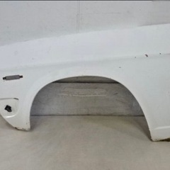 日産純正B110サニー用のＦフェンダー