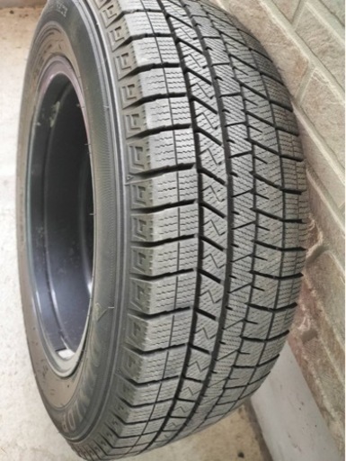 美品　215/60DR17 BLONKS 冬タイヤ/スタッドレス　1シーズンのみ使用