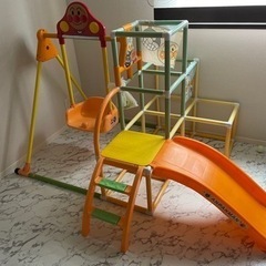 アンパンマン　ジャングルジム　滑り台　子ども用品　おもちゃ
