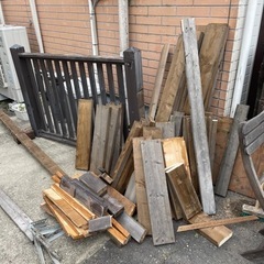 2×4 ツーバイフォー　廃材　防腐剤塗ってます！