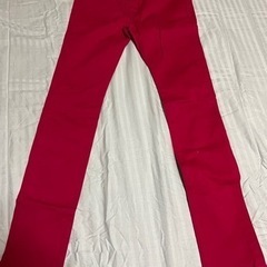 GU カーマイン色 カラースキニーパンツ 