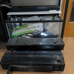 60センチ水槽2本 LED照明 フィルター 水槽台等々 セットの画像