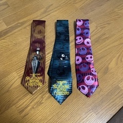 ツヤツヤしたネクタイ