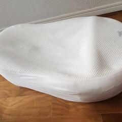 コンパクトなベビーベッド