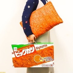 限定商品★トレバ限定ビッグカツBOX入り枕の画像