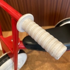 無印良品　三輪車　舵取り棒付き　赤の画像