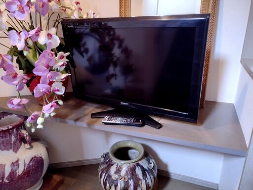 SHARP シャープ AQUOS アクオス 32型 テレビ きれいに映ります！