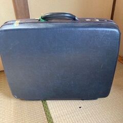 スーツケース２