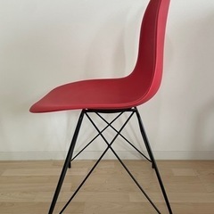 デザインチェア 椅子 レッドの画像
