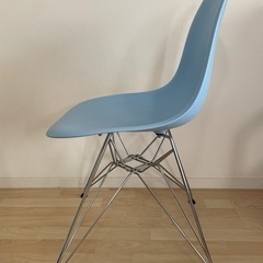 デザインチェア 椅子 水色の画像