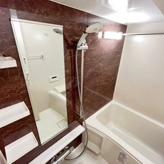 初期費用なんと14万円！！ 都営浅草線人形町駅まで徒歩4分♪ さらになんと家賃3ヶ月無料！！ ピカピカの新築です！！ ビットキー対応物件（顔認証スマートロック）、床暖房完備キッチンタッチレス水栓、独立洗面台、ネット無料、２口コンロ、浴室換気乾燥機、ウォシュレット人気の設備多数★ ペット小型犬猫２匹まで飼育可能（敷金１ヶ月追加） 駐輪場1台月額330円、バイク置き場月額8800円 （次回更新予定日9月13日） - 不動産