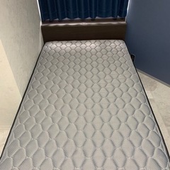 6/28まで！セミダブルベット　マットレスセットの画像