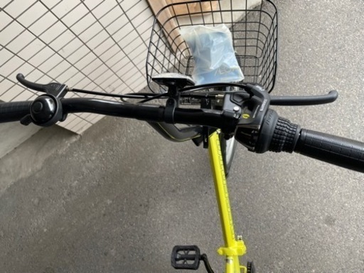 ★ほぼ新車！折り畳み自転車6段変速　ミニベロ　デセルト2 イエロー　防犯登録ok