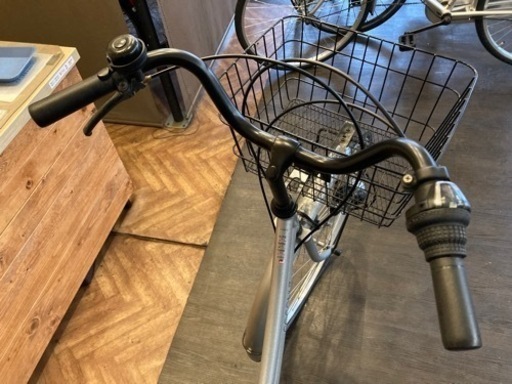 【6段変速】LEDダイナモ　27インチ自転車　シルバー