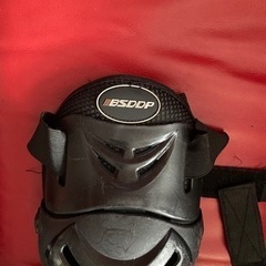 早急希望‼️ライダー膝プロテクター左右2個の画像