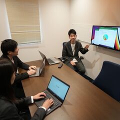 Webデザイナー・エンジニア　学習サポート！評価制度！在宅OK！未経験者OK！完全週休二日！月給25万から！の画像