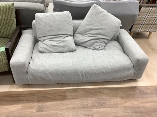 UNICOの2.5人掛けソファーです