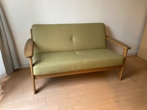 2人掛けソファ　カリモク家具