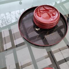 お盆と湯呑受け皿の画像