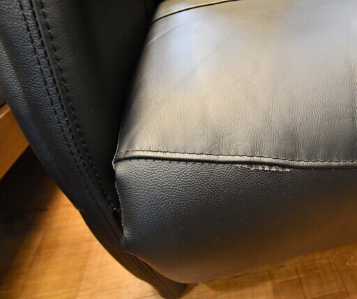 ●近郊格安配送　綺麗●本革　電動リクライニングチェア　コンフェ　中古品●相模原　横浜　神奈川●電動リクライニングソファ　本皮