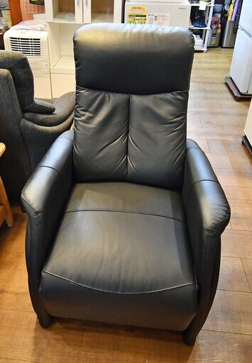 ●近郊格安配送　綺麗●本革　電動リクライニングチェア　コンフェ　中古品●相模原　横浜　神奈川●電動リクライニングソファ　本皮