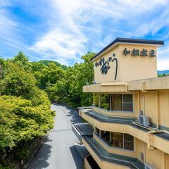 【40代、50代～でも活躍中！ 】老舗温泉旅館の接客スタッフの画像