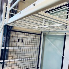 ロフトベッド（宮、コンセント付き／おまけ→LEDバーライト、突っ張りメッシュパーテーション）の画像